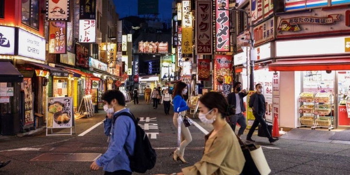 Japan opens up to foreign tourists after two years