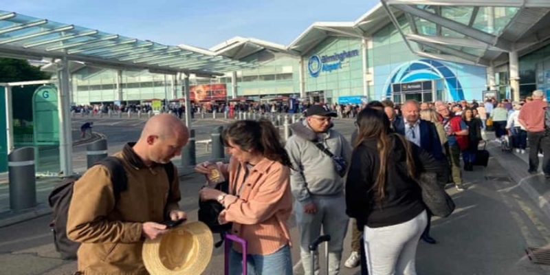 Chaos’ at Manchester and Birmingham airports as travellers face long queues