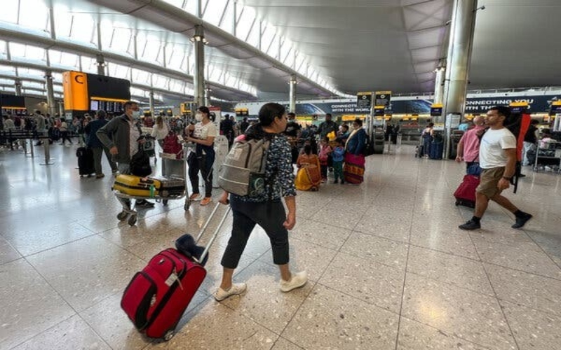 London’s Heathrow Airport to End Passenger Cap in Late October
