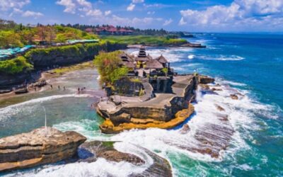 Tourists At Bali’s Tanah Lot Temple Given Important Advice About Taking Selfies