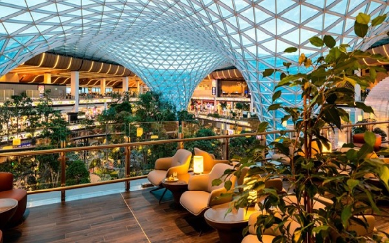 Qatar’s massive new Al Mourjan business lounge has its own day spa