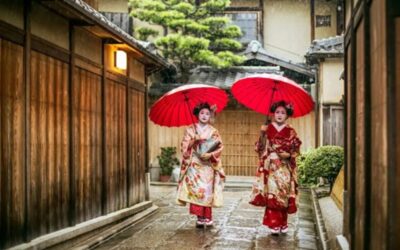 Kyoto warns geisha-obsessed tourists to “stay out” of private streets
