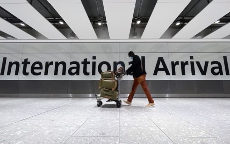 European travelers will have to pay to enter the UK in 2025